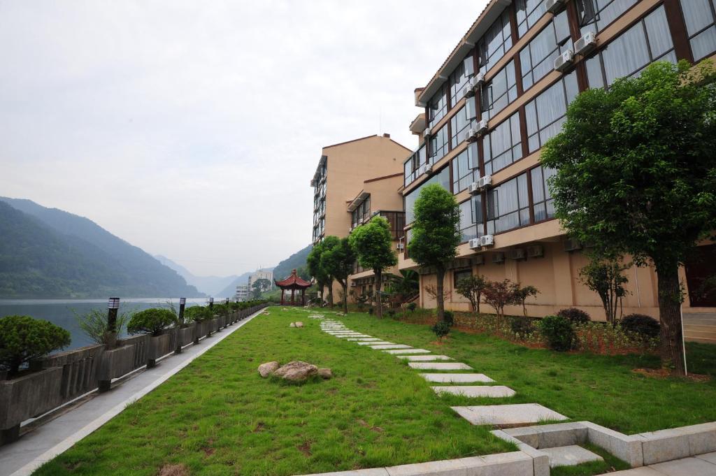 Jiande Yinyuan Hotel Tangcun Exterior foto